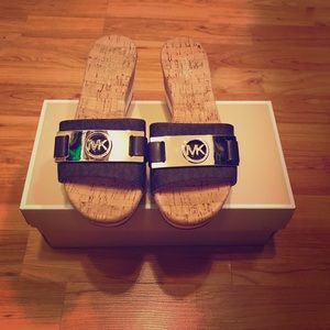 Size 6 Michael Kors Warren Platform